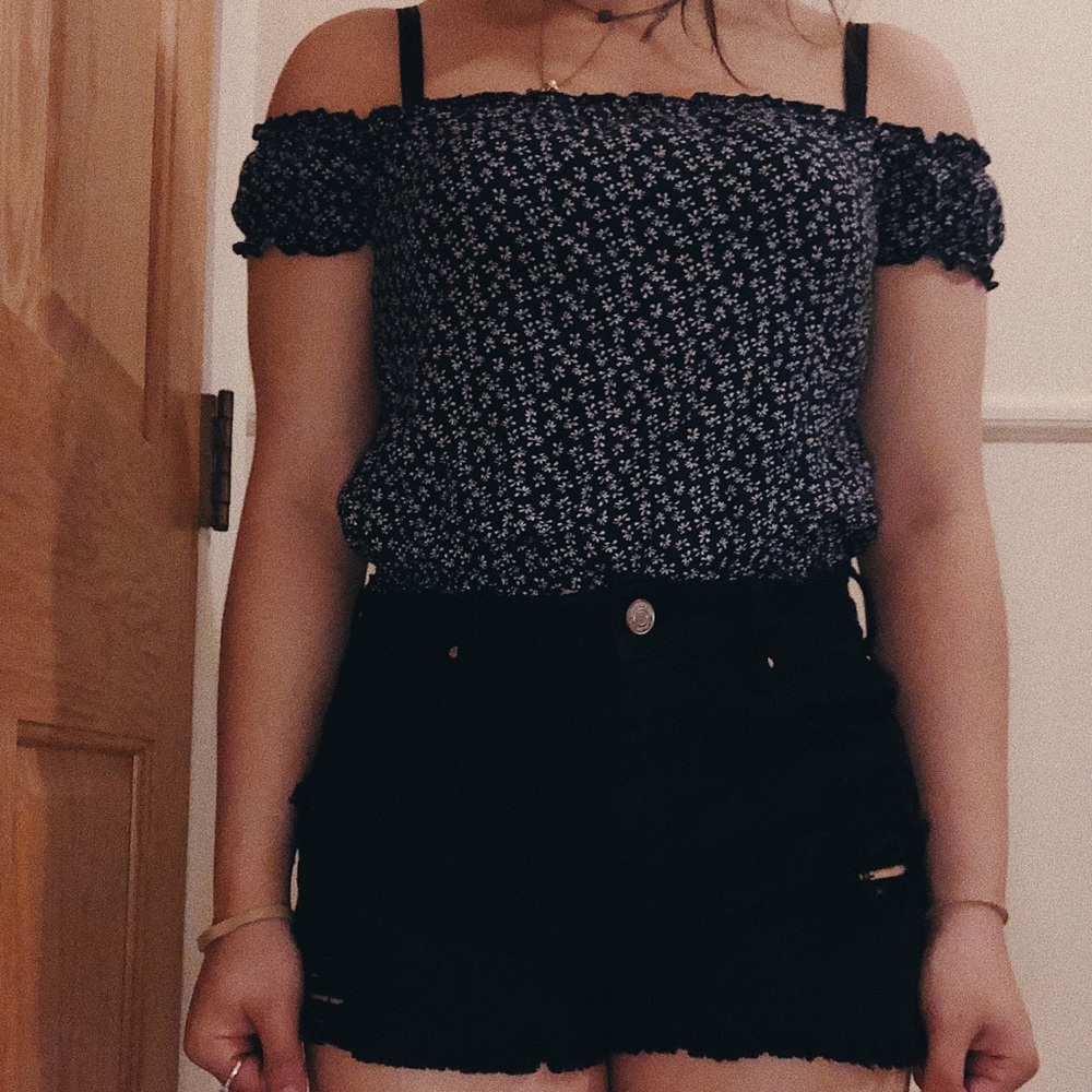 Brandy Melville off the shoulder